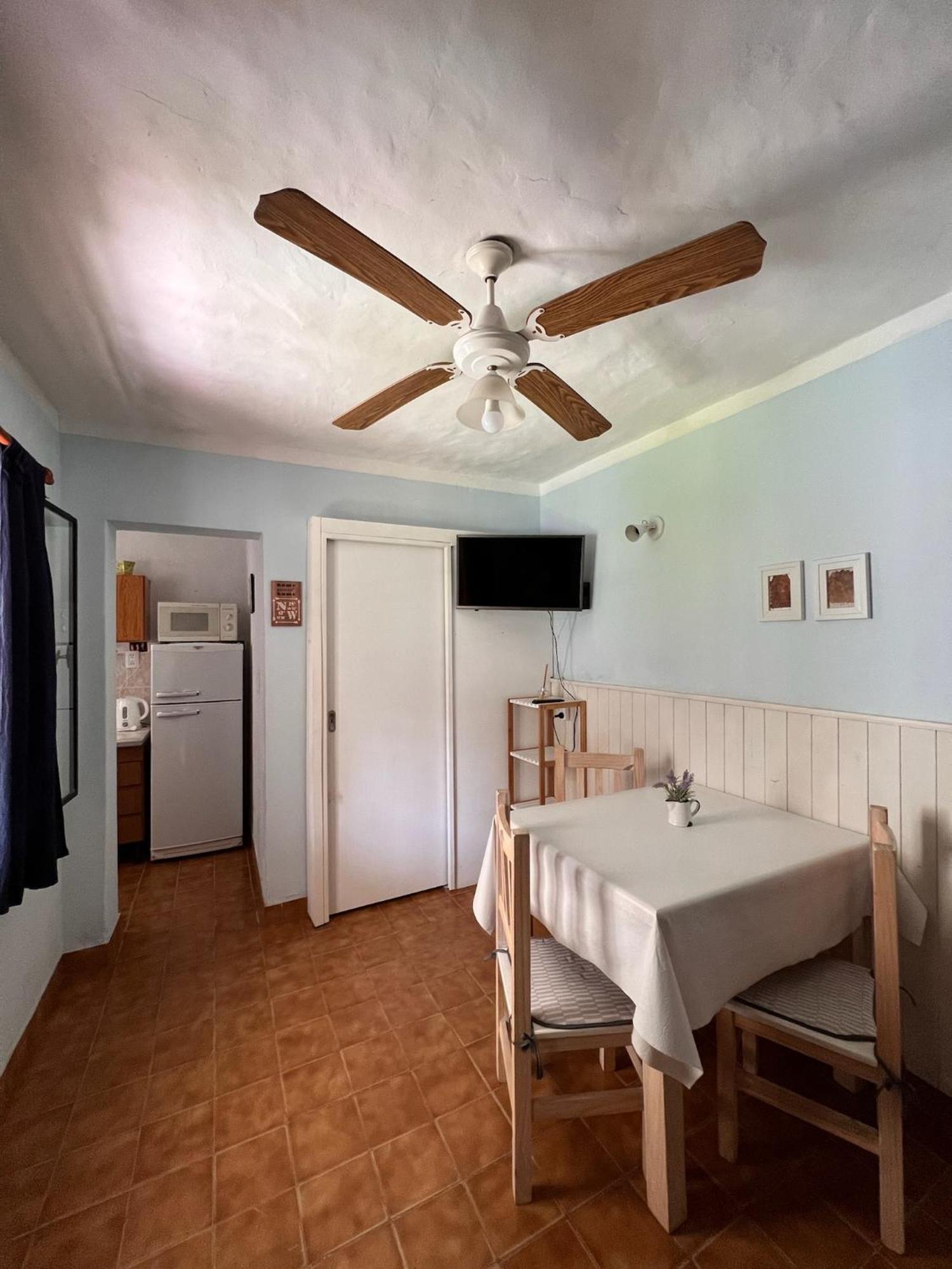 Hosteria Isabel Departamentos Y Habitaciones Con Bano Privado Лас-Грутас Номер фото